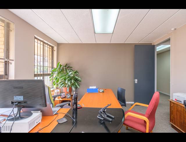 867M² BUILDING FOR SALE IN FERNDALE